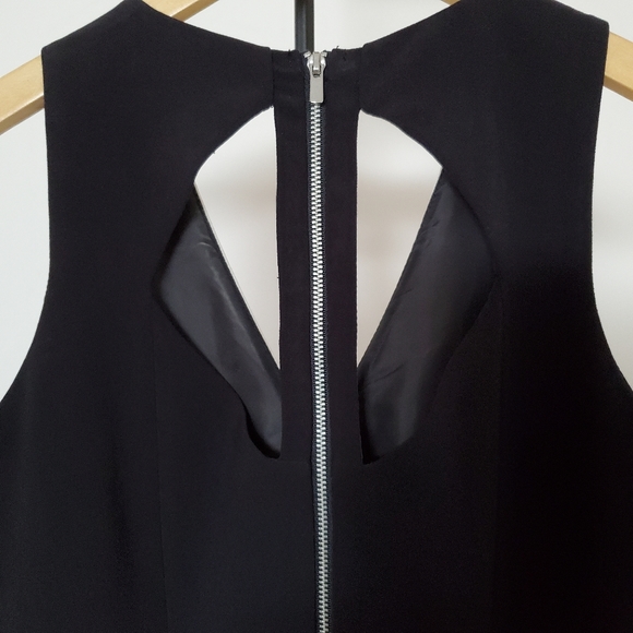 H&M Pleated dress Size 6 - Picture 3 of 6